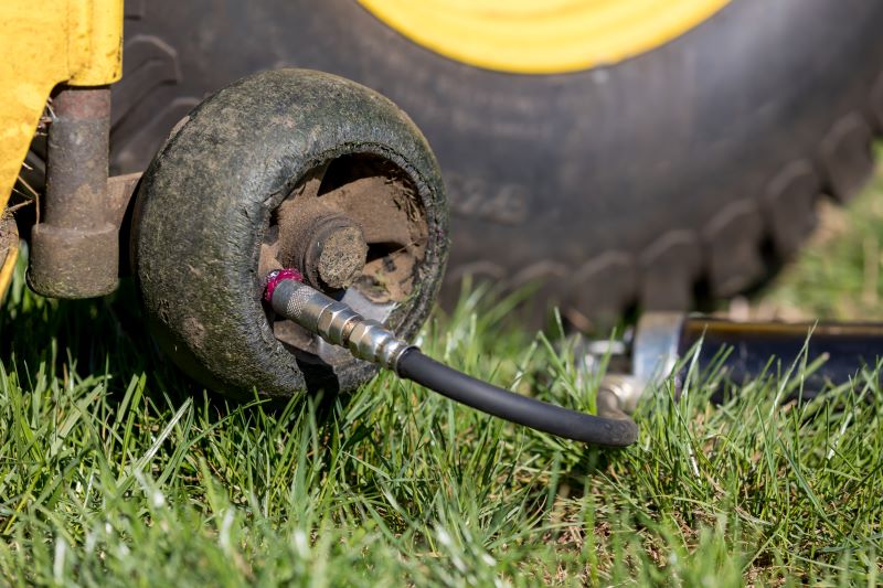 how to grease lawn mower spindle